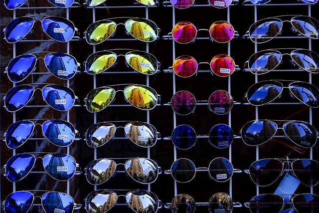 The Hottest Sunglasses Trends of 2025  –  Which Frames Suit Your Face Shape?